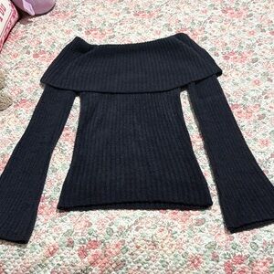 Off shoulder Sweater revolve